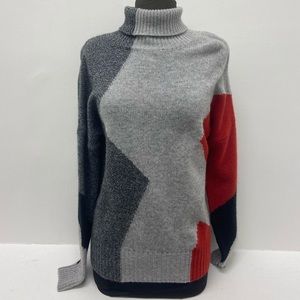 Zig Zag Color Block Turtleneck